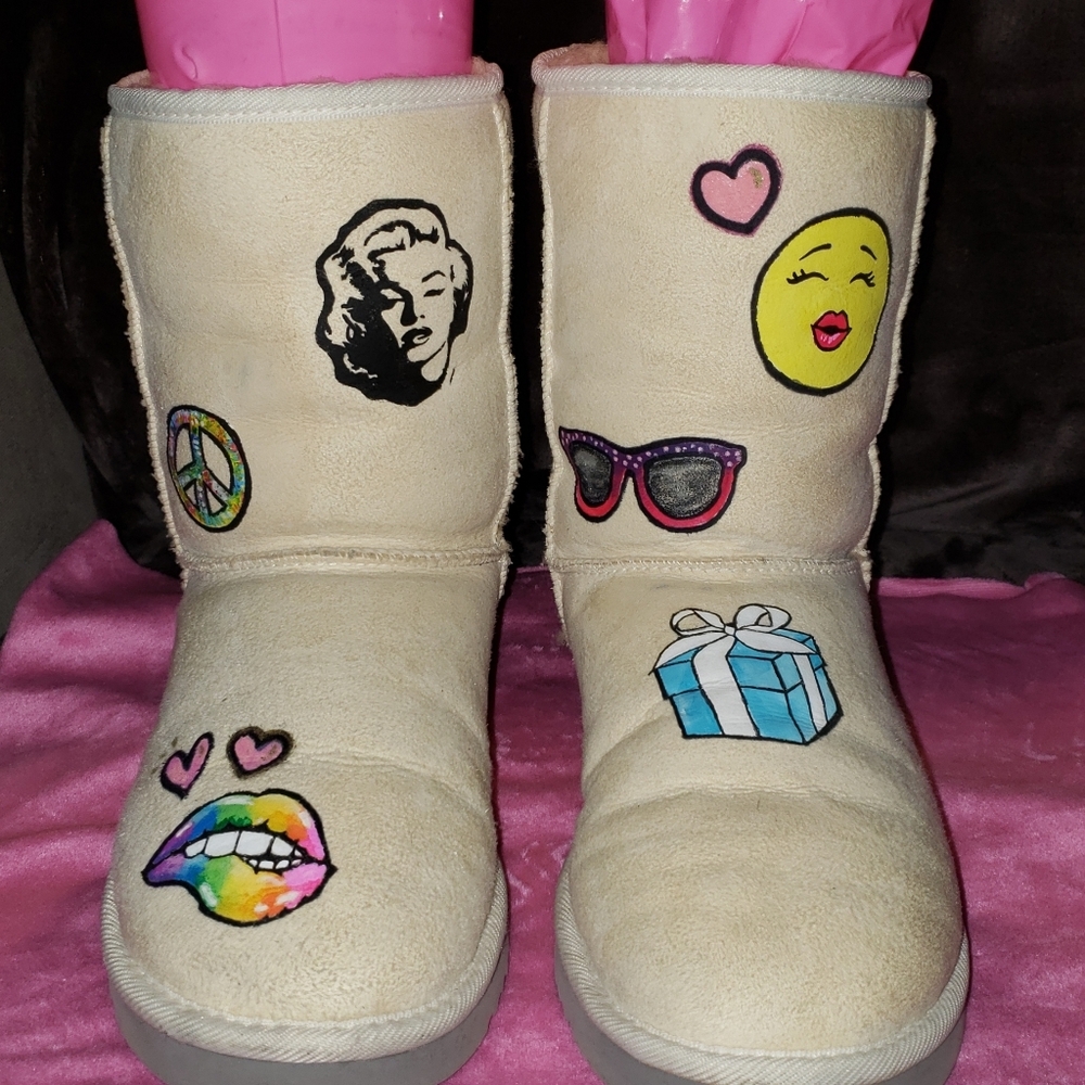 Size 7 Women's Custom Painted Authentic Uggs